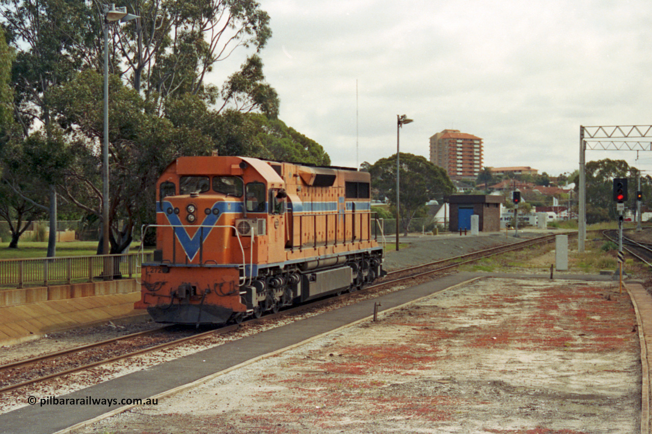 209-07
East Perth Passenger Terminal, Westrail L class L 272 Clyde Engineering EMD model GT26C serial 69-621 shunts away from the loading dock.
Keywords: L-class;L272;Clyde-Engineering-Granville-NSW;EMD;GT26C;69-621;