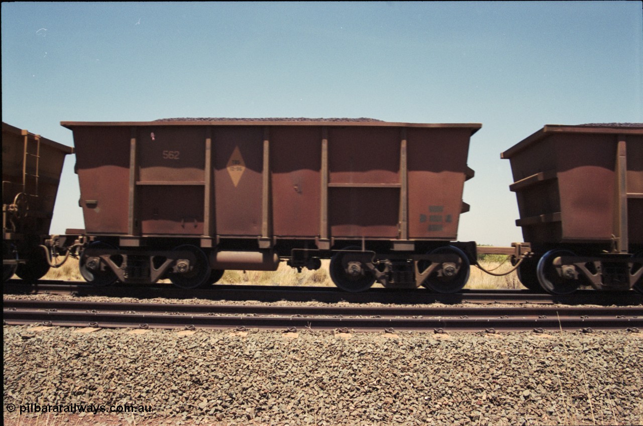 222-37
Loaded Hamersley Iron Comeng NSW built ore waggon 562, one of a batch of 150 built in 1968.
Keywords: Comeng-NSW;rio-ore-waggon;