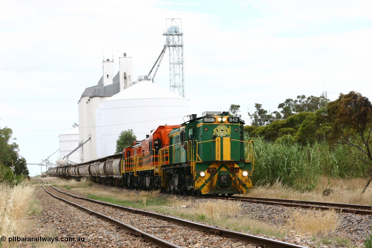 060108 2048
Lock, grain train being loaded by former SAR 830 class unit 842, built by AE Goodwin ALCo model DL531 serial 84140 in 1962, originally on broad gauge, transferred to Eyre Peninsula in October 1987 and, 1204 and sister 851.
Keywords: 830-class;842;AE-Goodwin;ALCo;DL531;84140;
