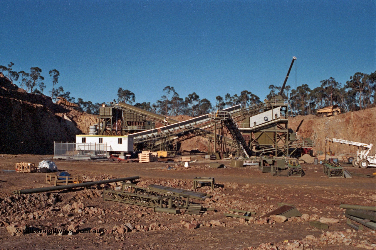 101-02
Dandenong, Boral Quarry overview of new plant being constructed.
