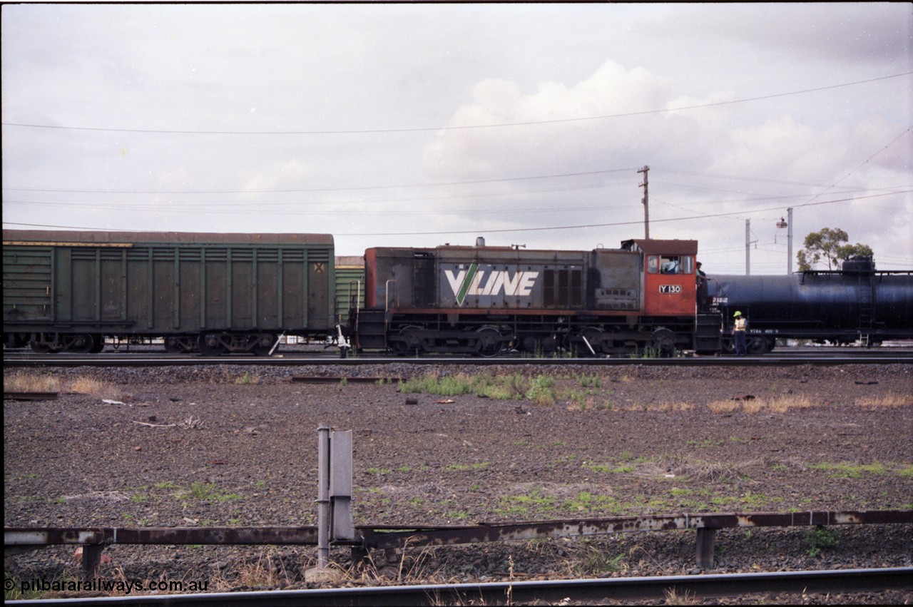 177-02
Tottenham Yard, side view of broad gauge V/Line Y class shunt locomotive Y 130 Clyde Engineering EMD model G6B serial 65-396.
Keywords: Y-class;Y130;Clyde-Engineering-Granville-NSW;EMD;G6B;65-396;