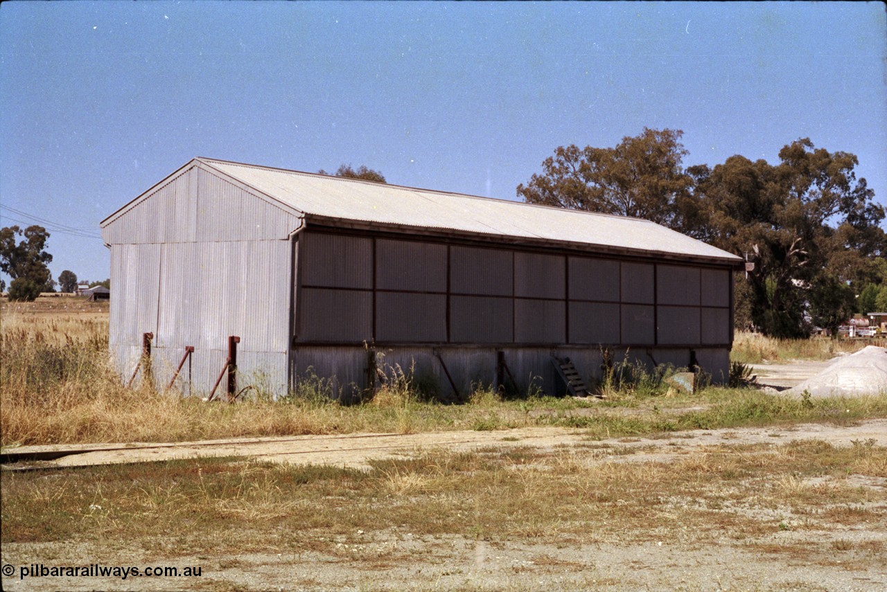 182-07
Wahgunyah, super phosphate storage shed.
