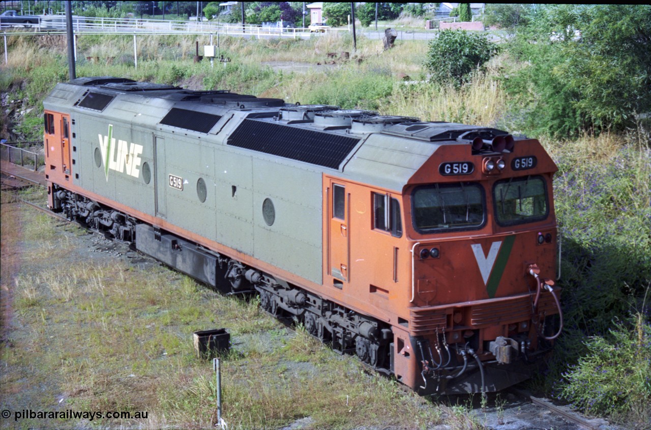 189-26
Albury, NSWSRA standard gauge turntable radial roads sees Victorian interloper V/Line G class G 519 Clyde Engineering EMD model JT26C-2SS serial 85-1232 resting between jobs.
Keywords: G-class;G519;Clyde-Engineering-Rosewater-SA;EMD;JT26C-2SS;85-1232;