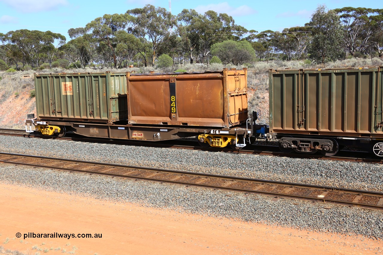161112 3016
West Kalgoorlie, loaded Malcolm sulphur train 6029, AQNY type waggon AQNY 32206 one of sixty two waggons built by Goninan WA in 1998 as WQN type for Murrin Murrin container traffic, showing signs of recent workshops attention, new bogies and white paint, with an original style sulphur container with a sliding tarpaulin S40E with newly applied fleet no. 849 and Bis Industries hard-top 25U0 type container BISU 100099.
Keywords: AQNY-type;AQNY32206;Goninan-WA;WQN-type;