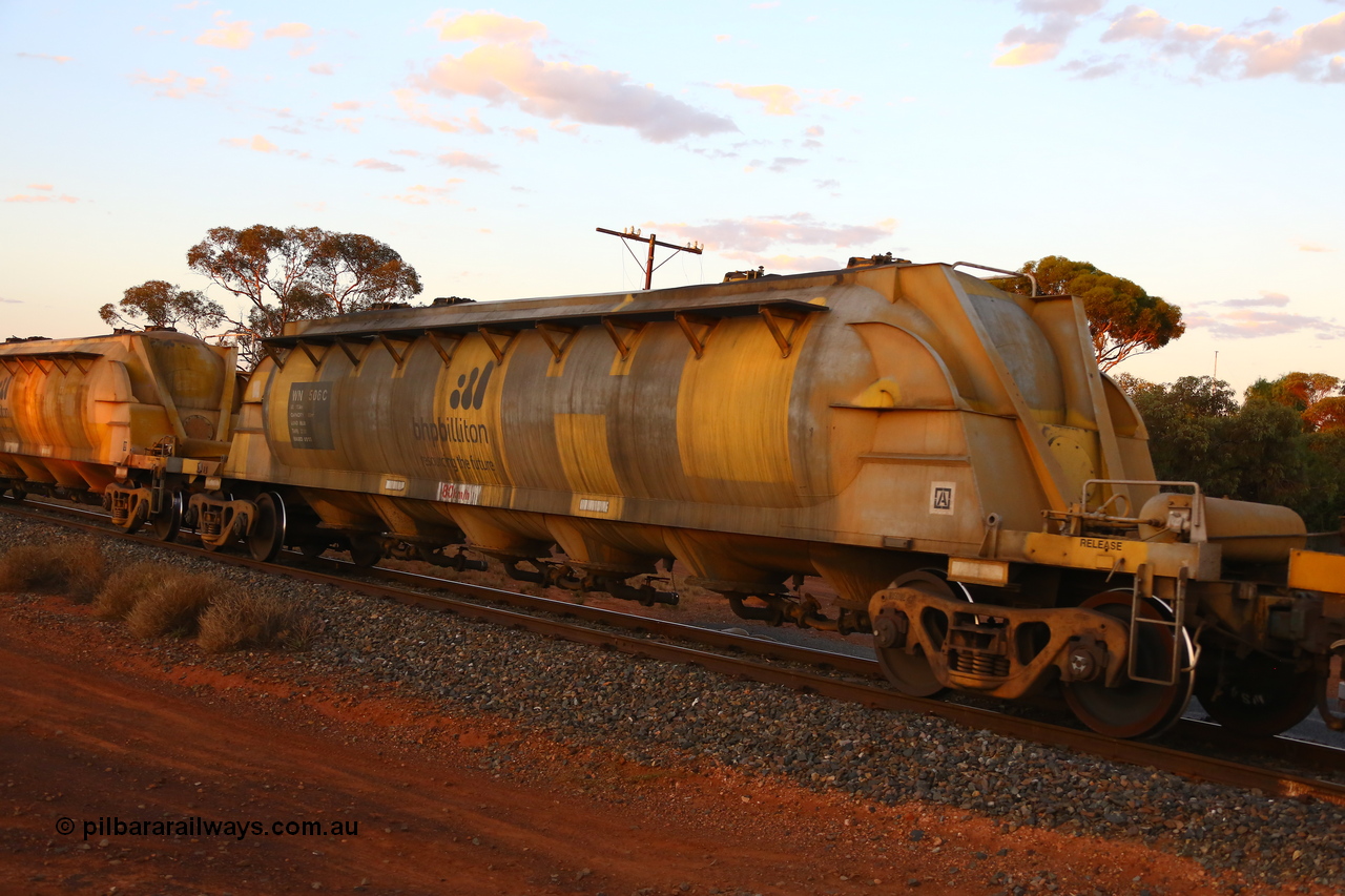 190107 0679
Kalgoorlie, WN type pneumatic discharge nickel concentrate waggon WN 506, one of thirty built by AE Goodwin NSW as WN type in 1970 for WMC.
Keywords: WN-type;WN506;AE-Goodwin;