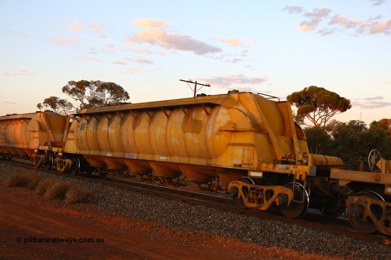 190107 0685
Kalgoorlie, WN 501, pneumatic discharge nickel concentrate waggon, type leader of thirty built by AE Goodwin NSW as WN type in 1970 for WMC.
Keywords: WN-type;WN501;AE-Goodwin;