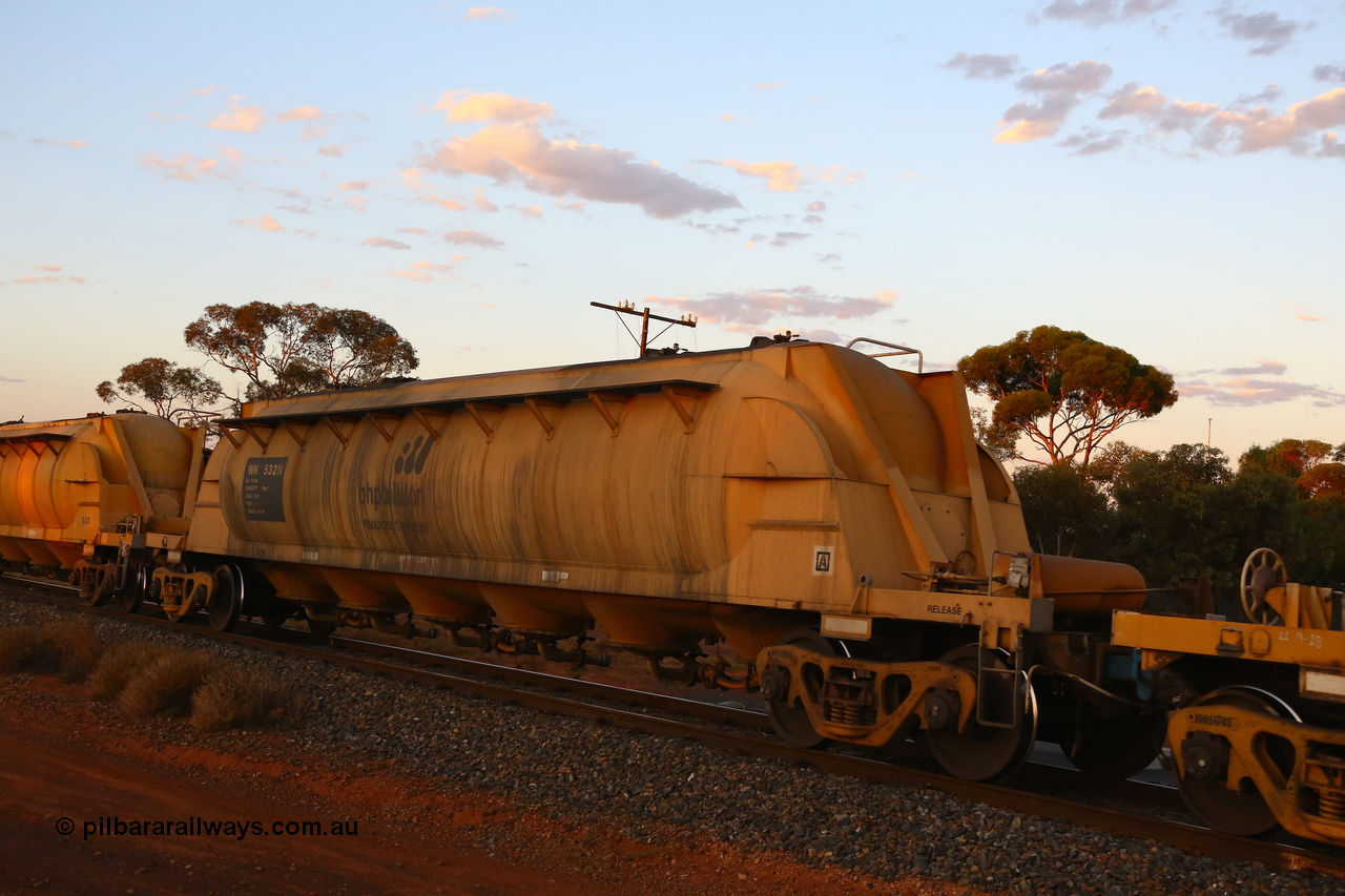 190107 0686
Kalgoorlie, WN 532, pneumatic discharge nickel concentrate waggon, one of a further ten built by WAGR Midland Workshops as WN type in 1975 for WMC.
Keywords: WN-type;WN532;WAGR-Midland-WS;