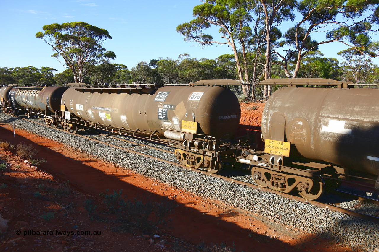 190109 1688
Binduli, empty fuel train 4445, ATPF 579 fuel tank waggon built by WAGR Midland Workshops 1974 for Shell as WJP type 80.66 kL one compartment one dome, fitted with type F InterLock couplers, in Viva Energy ownership.
Keywords: ATPF-type;ATPF579;WAGR-Midland-WS;WJP-type;