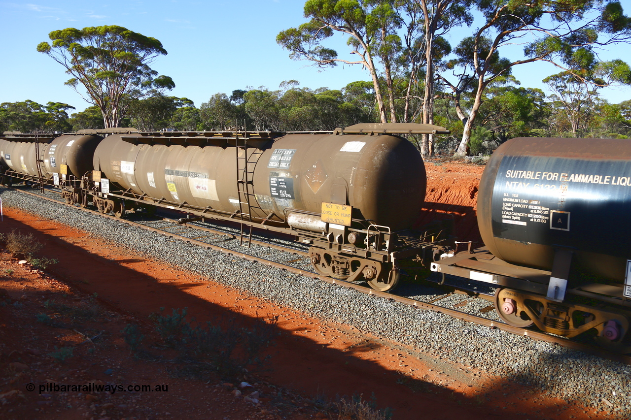 190109 1692
Binduli, empty fuel train 4445, ATPF type fuel tank waggon ATPF 580, built by WAGR Midland Workshops 1976 for Shell as type WJP, 80.66 kL one compartment one dome, capacity of 80,350 litres, it also spent time in SA in 1985. Fitted with type F InterLock couplers. Under Viva Energy ownership.
Keywords: ATPF-type;ATPF580;WAGR-Midland-WS;WJP-type;