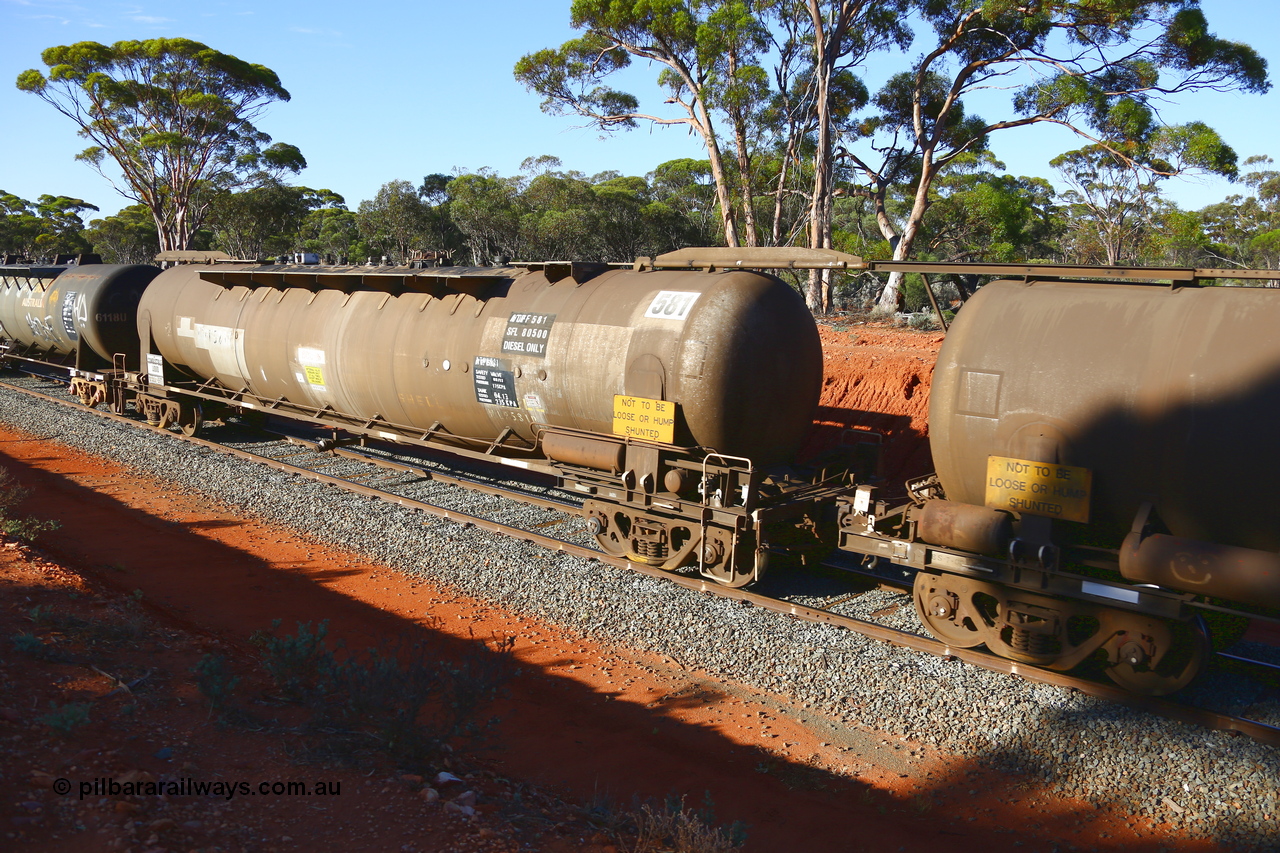 190109 1695
Binduli, empty fuel train 4445, ATPF type fuel tank waggon ATPF 581 built by WAGR Midland Workshops 1976 for Shell as type WJP 80.66 kL one compartment one dome. Current capacity is 80,500 litres, fitted with type F InterLock couplers. Under Viva Energy ownership.
Keywords: ATPF-type;ATPF581;WAGR-Midland-WS;WJP-type;JPC-type;