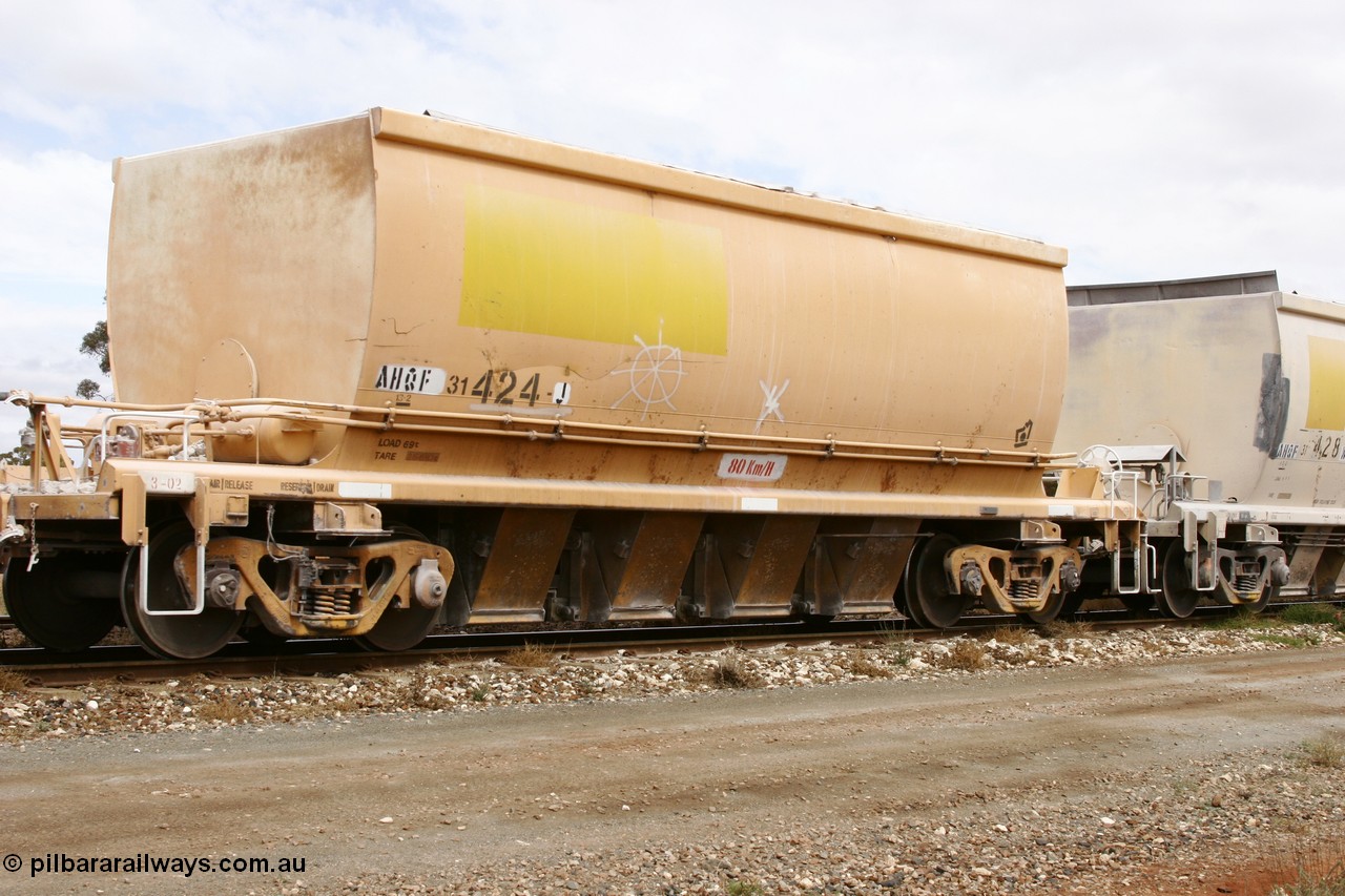 051101 6423
Parkeston, AHQF 31424 seen here in Loongana Limestone service, originally built by Goninan WA for Western Quarries as a batch of twenty coded WHA type in 1995. Purchased by Westrail in 1998.
Keywords: AHQF-type;AHQF31424;Goninan-WA;WHA-type;