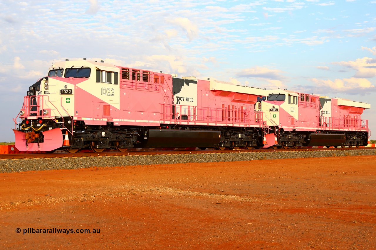 180918 0204r
Boodarie, about the 23 km at Roy Hill Rail Construction Yard, brand new Roy Hill RHA class loco RHA 1022 with serial 64739 a GE Fort Worth built GE model ES44ACi in the special Breast Cancer Awareness livery undergoes commissioning prior to official handover. All five were built at General Electric's Fort Worth Texas plant. 18th September 2018. 
[url=https://goo.gl/maps/57fPumfasGv]GeoData[/url].
Keywords: RHA-class;RHA1022;GE-Fort-Worth;GE;ES44ACi;64739;