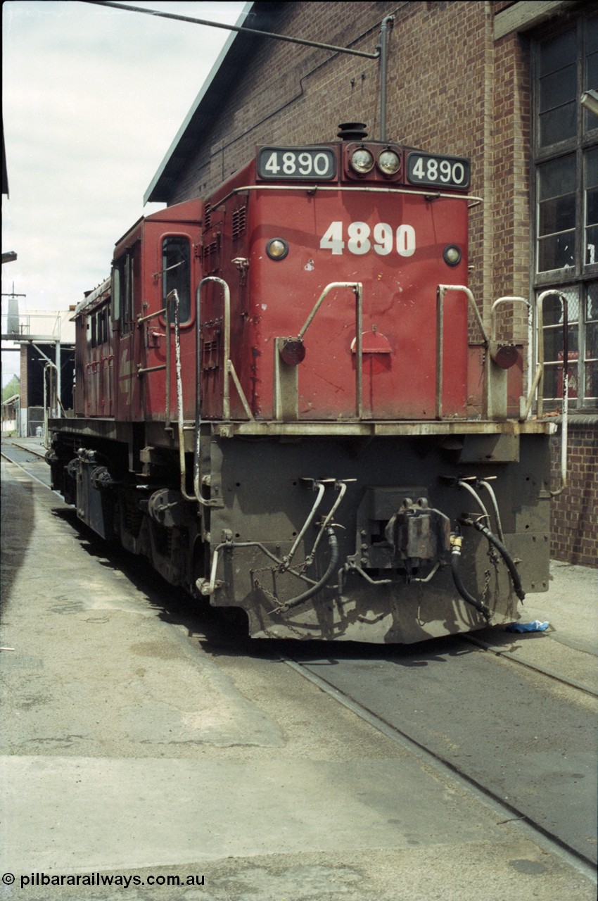188-37
Junee, NSWSRA standard gauge locomotive depot, 48 class MK III unit 4890 serial G3420-5 in the red terror livery, built by AE Goodwin as ALCo model DL531. Scrapped in 2014.
Keywords: 48-class;4839;AE-Goodwin;ALCo;RSD-8;DL-531;G3420-5;