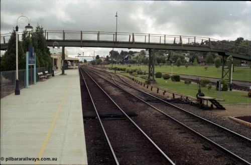 188-10
Wagga Wagga, located 521 km from Sydney on the NSW Main South, looking north from the platform with frame H on the right. Geo [url=https://goo.gl/maps/d9gxJQ8oEfo]Data[/url].
