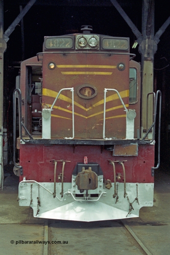 192-07
Junee, NSWSRA standard gauge locomotive depot, Junee Roundhouse, idling NSWGR 48 class unit 4822 an ALCo RSD-8 or DL-531 built by AE Goodwin in 1960 with serial 83817.
Keywords: 48-class;4822;AE-Goodwin;ALCo;RSD-8;DL-531;83817;