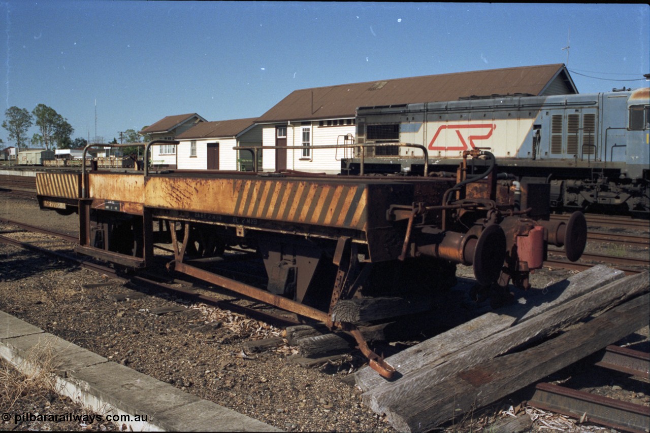 193-35
Gympie yard, a fixed wheel base LSR type Loco Shunt Runner waggon, with a number in the 277## series it is likely converted from a FJS open waggon.
Keywords: LSR-type;LSR27##;Metropolitan-Cammell-Britain;FJS-type;