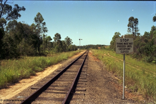 193-05
Wamuran, looking south east in the Up direction towards Moodlu. Catch point to protect runaway waggons out of Wamuran.
