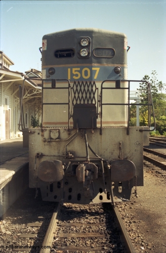 193-33
Gympie yard, narrow gauge Queensland Rail's 1502 class unit 1507 is a Comeng Rocklea Qld built (under contract for Clyde Engineering) EMD GL22C with serial 67-602.
Keywords: 1502-class;1507;Comeng-Qld;EMD;GL22C;67-602;