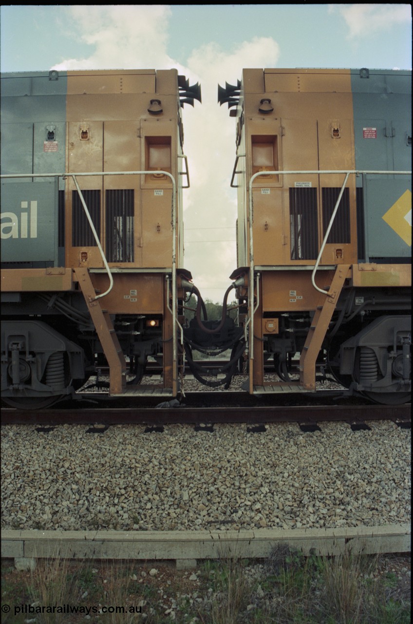 199-10
Meckering, National Rail NR class units NR 19 and NR 20, view of back to back coupling arrangement.
Keywords: NR-class;NR20;Goninan;GE;CV40-9i;7250-04/97-222;