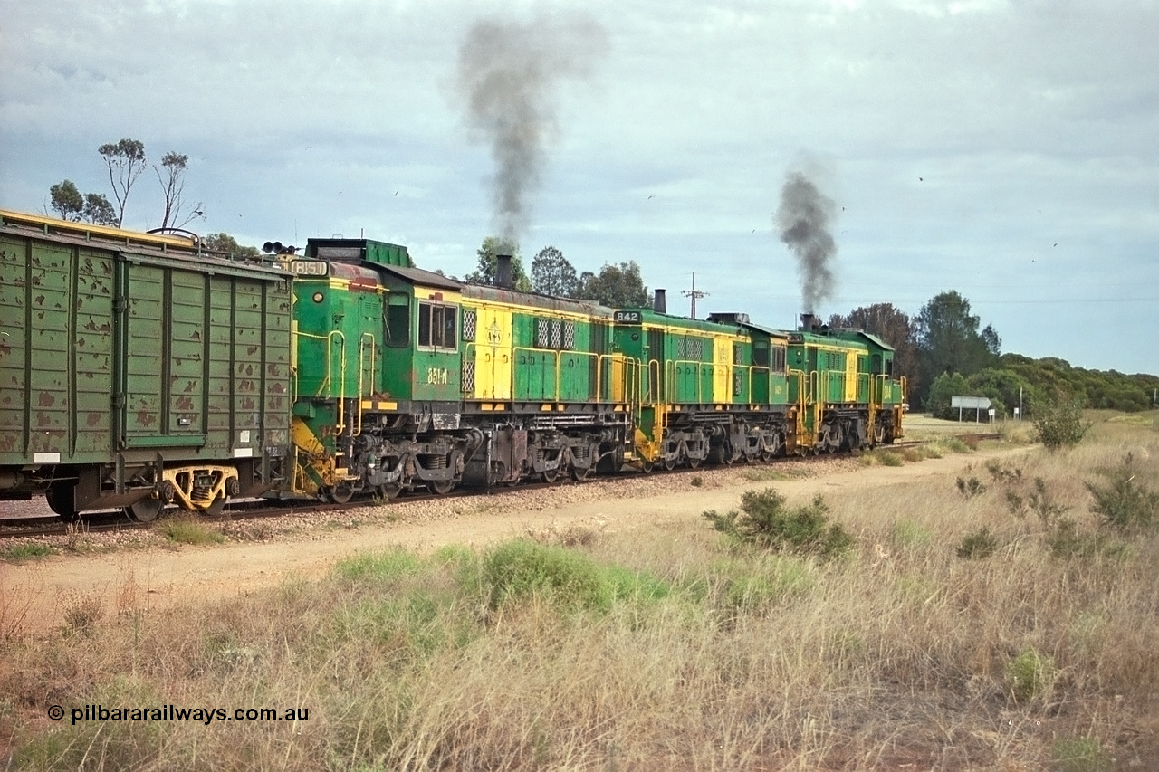 245-15
Wudinna, empty grain train shunts over Gooch Terrace as it takes a rake of waggons into the grain siding, former Australian National locomotive AE Goodwin ALCo model DL531 830 class units 851 serial 84137 has been on the Eyre Peninsula since delivered in 1962. 7th April 2003.
Keywords: 830-class;851;84137;AE-Goodwin;ALCo;DL531;