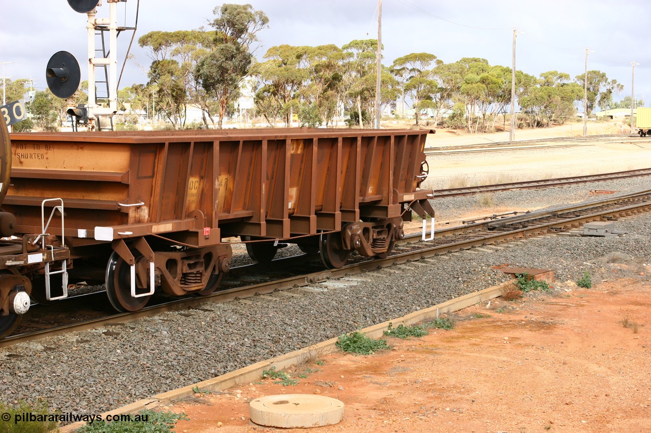 070528 9297
WOC type iron ore waggon WOC 31347 is one of a batch of thirty built by Goninan WA between October 1997 to January 1998 with fleet number 407 for Koolyanobbing iron ore operations with a 75 ton capacity and lettered for KIPL, Koolyanobbing Iron Pty Ltd, has been red carded and is off to the workshops, West Kalgoorlie 28th May 2007.
Keywords: WOC-type;WOC31347;Goninan-WA;