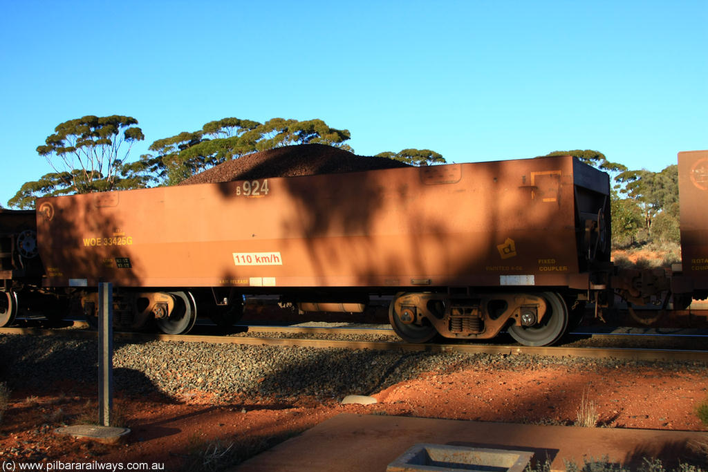 100731 02280
WOE type iron ore waggon WOE 33425 is one of a batch of one hundred and forty one built by United Group Rail WA between November 2005 and April 2006 with serial number 950142-130 and fleet number 8924 for Koolyanobbing iron ore operations, on loaded train 6413 at Binduli Triangle, 31st July 2010.
Keywords: WOE-type;WOE33425;United-Group-Rail-WA;950142-130;