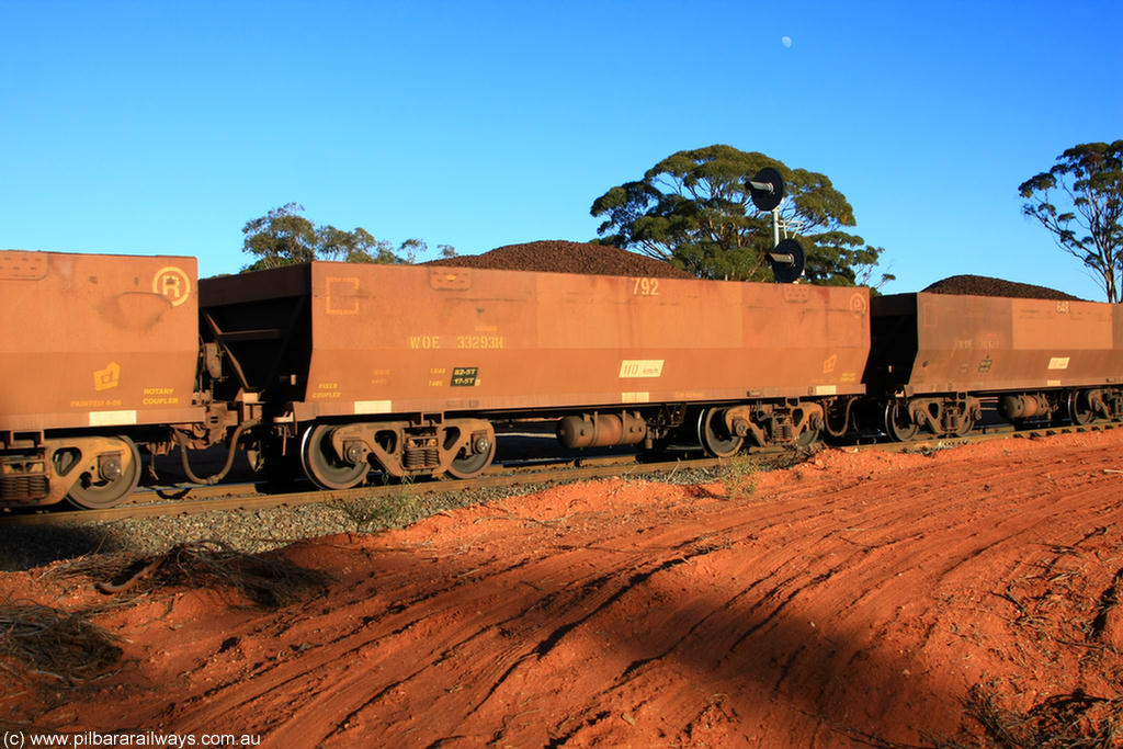 100731 02384
WOE type iron ore waggon WOE 33293 is one of a batch of thirty five built by United Goninan WA between January and April 2005 with serial number 950104-033 and fleet number 792 for Koolyanobbing iron ore operations, on loaded train 6413 at Binduli Triangle, 31st July 2010.
Keywords: WOE-type;WOE33293;United-Goninan-WA;950104-033;