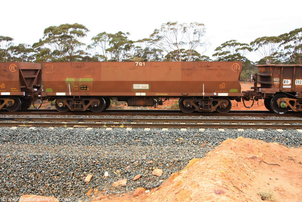 100822 5864
WOE type iron ore waggon WOE 33292 is one of a batch of thirty five built by United Goninan WA between January and April 2005 with serial number 950104-032 and fleet number 791 for Koolyanobbing iron ore operations, no longer a TEST CAR, Binduli Triangle 22nd August 2010.
Keywords: WOE-type;WOE33292;test-car;United-Goninan-WA;950104-032;