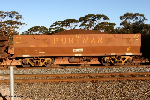 060528 4622
WOE type iron ore waggon WOE 33272 is one of a batch of thirty five built by Goninan WA between January and April 2005 with serial number 950104-012 and fleet number 771 for Koolyanobbing iron ore operations, Binduli, May 28, 2006.
Keywords: WOE-type;WOE33272;Goninan-WA;950104-012;