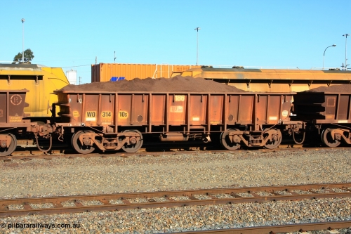 100602 8693
WO type iron ore waggon WO 31410 is one of a batch of eleven replacement waggons built by WAGR Midland Workshops between 1970 and 1971 with fleet number 186 for Koolyanobbing iron ore operations, with a 75 ton and 1018 ft³ capacity, West Kalgoorlie loaded with fines, June 2, 2010.
Keywords: WO-type;WO31410;WAGR-Midland-WS;