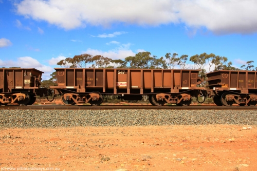 100729 01501
WOD type iron ore waggon WOD 31484 is one of a batch of sixty two built by Goninan WA between April and August 2000 with serial number 950086-056 and fleet number 547 for Koolyanobbing iron ore operations with a 75 ton capacity build date 07/2000, for Portman Mining to cart their Koolyanobbing iron ore to Esperance, now with PORTMAN painted out, Binduli Triangle, July 29, 2010.
Keywords: WOD-type;WOD31484;Goninan-WA;950086-056;