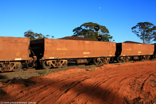 100731 02381
WOE type iron ore waggon WOE 33381 is one of a batch of one hundred and forty one built by United Group Rail WA between November 2005 and April 2006 with serial number 950142-086 and fleet number 880 for Koolyanobbing iron ore operations, on loaded train 6413 at Binduli Triangle, July 31, 2010.
Keywords: WOE-type;WOE33381;United-Group-Rail-WA;950142-086;