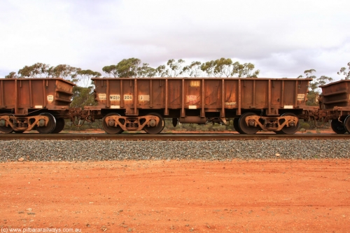 100822 5934
WO type iron ore waggon WO 31204 is one of a batch of eighty six built by WAGR Midland Workshops between 1967 and March 1968 with fleet number 101 for Koolyanobbing iron ore operations with a 75 ton and 1018 ft.³ capacity, Binduli Triangle August 22, 2010. This unit was converted to WOS superphosphate in the late 1980s till 1994 when it was re-classed back to WO.
Keywords: WO-type;WO31204;WAGR-Midland-WS;WOS-type;