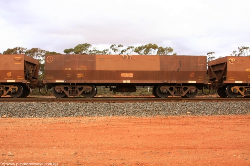 100822 6006
WOE type iron ore waggon WOE 33238 is one of a batch of twenty seven built by Goninan WA between September and October 2002 with serial number 950103-005 and fleet number 737 for Koolyanobbing iron ore operations, Binduli Triangle August 22, 2010.
Keywords: WOE-type;WOE33238;Goninan-WA;950103-005;