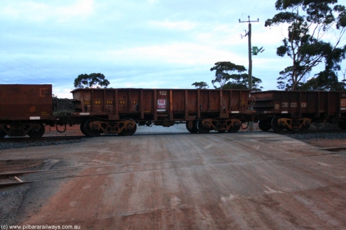 100822 6229
WO type iron ore waggon WO 31230 is one of a batch of sixty two built by Goninan WA between April and August 2000 with serial number 950086-004 and fleet number 122 for Koolyanobbing iron ore operations, and is a Goninan built replacement WO type waggon that replaces the original WAGR built WO type waggon with the newer style WOD type and has square features opposed to the curved ones as on the original WO class, on empty train 1416 at Hampton, August 22, 2010.
Keywords: WO-type;WO31230;Goninan-WA;950086-004;