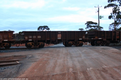 100822 6230
WO type iron ore waggon WO 31411 is one of a batch of eleven replacement waggons built by WAGR Midland Workshops between 1970 and 1971 with fleet number 187 for Koolyanobbing iron ore operations, with a 75 ton and 1018 ft³ capacity, on empty train 1416 at Hampton, August 22, 2010. This unit was converted to WOC for coal in 1986 till 1994 when it was re-classed back to WO.
Keywords: WO-type;WO31411;WAGR-Midland-WS;