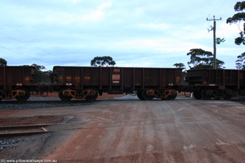 100822 6272
WO type iron ore waggon WO 31281 is one of a batch of eighty six built by WAGR Midland Workshops between 1967 and March 1968 with fleet number 161 for Koolyanobbing iron ore operations, with a 75 ton and 1018 ft³ capacity, on empty train 1416 at Hampton, August 22, 2010. This unit was converted to WOC for coal in 1986 till 1994 when it was re-classed back to WO.
Keywords: WO-type;WO31281;WAGR-Midland-WS;
