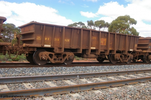 PD 12619
Binduli, WO type iron ore waggon WO 31292 is one of a batch of fifteen built by WAGR Midland Workshops between July and October 1968 with fleet number 171 for Koolyanobbing iron ore operations, with a 75 ton and 1018 ft³ capacity.
Keywords: Peter-D-Image;WO-type;WO31292;WAGR-Midland-WS;