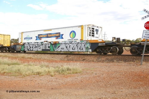 210407 9856
Parkeston, 2MP5 intermodal train, RQZY 7062, platform 2 with a Lindsay Transport 46' 6