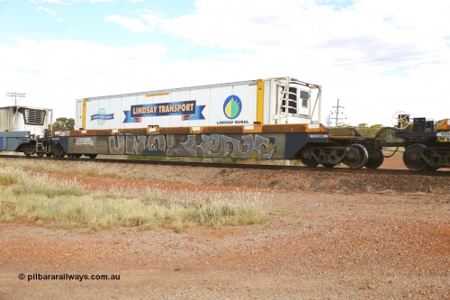 210407 9859
Parkeston, 2MP5 intermodal train, RQZY 7062, platform 5 with a Lindsay Transport 46' 6