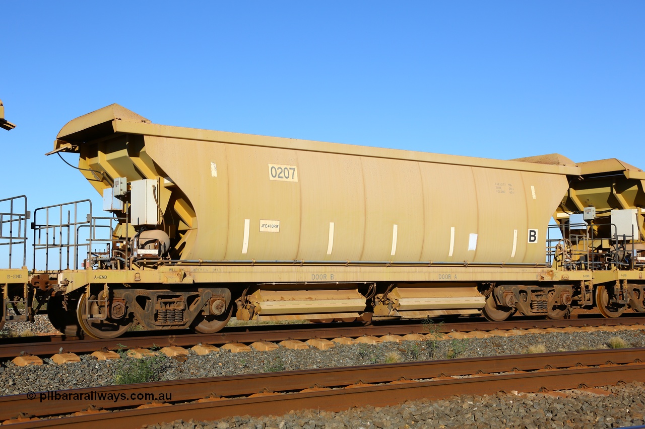 180615 1607
Walla Siding, BHP ballast waggon 0207 built from JFE410RW steel by CNR QRRS China. 15th June 2018. Roland Depth image.
