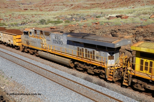 180616 1774
At the 81 km on the Tom Price West mainline, Rio Tinto loco 8115 with serial 59107 a GE Erie built GE model ES44DCi from the 2nd order in Rio Tinto livery built in April 2008. 16th June, 2018.
Keywords: 8115;GE;ES44DCi;59107;Rio-Tinto;