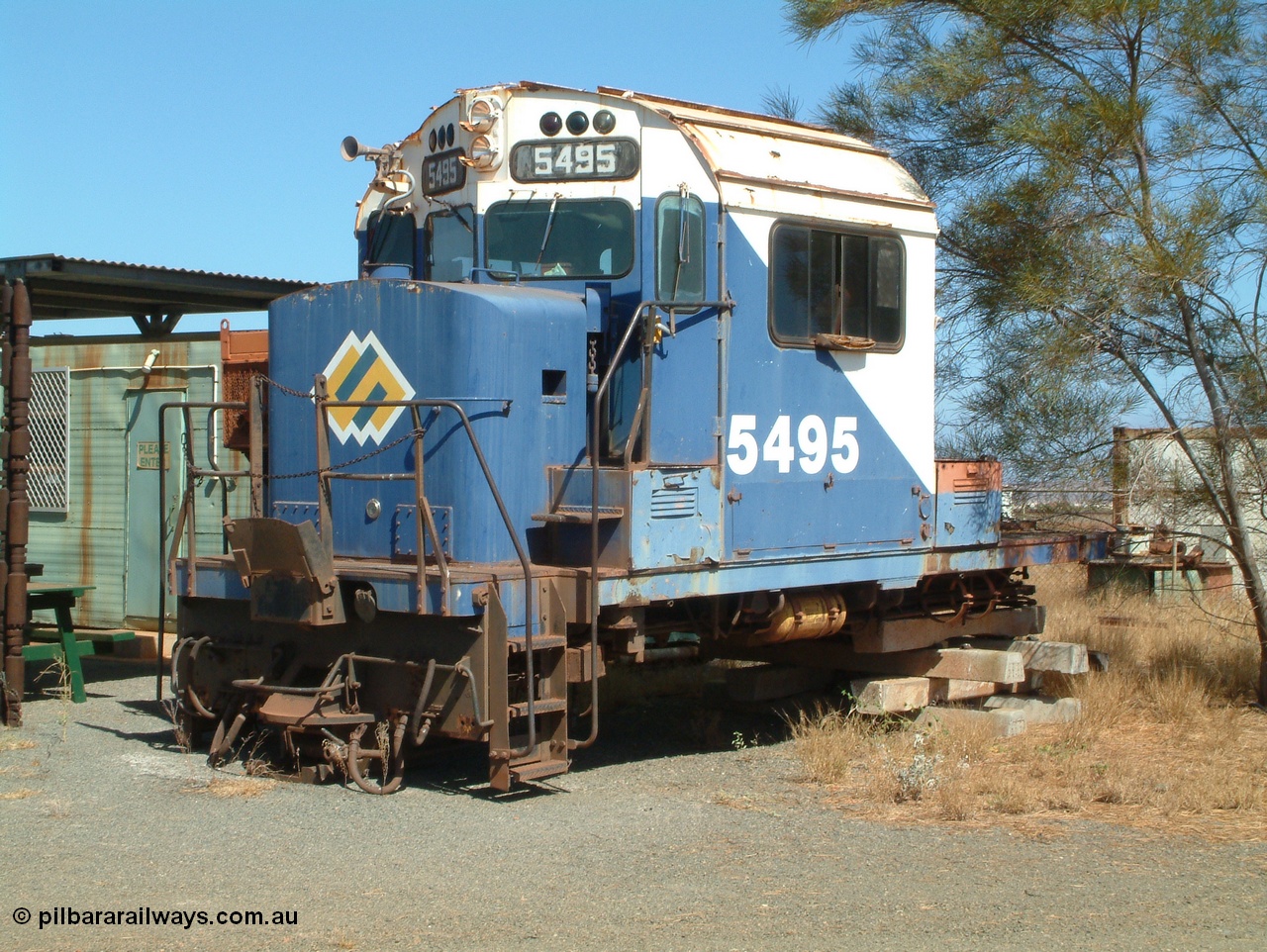 050109 093041
Pilbara Railways Historical Society, the cab from scrapped Australian built ALCo MLW M636 model by Comeng NSW in November 1974 for Mt Newman Mining and BHP Iron Ore numbered 5495 serial number C6084-11. 9th October 2005.
Keywords: 5495;Comeng-NSW;MLW;ALCo;M636;C6084-11;