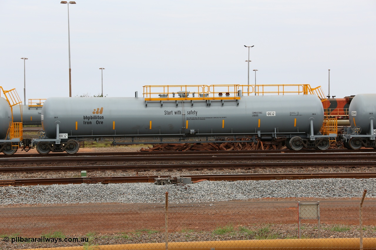 150523 8216
Nelson Point Yard, BHP Billiton diesel fuel tank waggon 0032 with safety slogan 'Start with safety', total capacity of 117 m3 for a nominal capacity of 113 m3 built in China by CNR - QRRS.
Keywords: CNR-QRRS-China;BHP-tank-waggon;