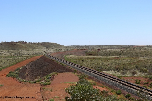 150505 7950
FMG Solomon Line, looking west along elevated section of track, repeater tower in distance. Geodata: [url=https://goo.gl/maps/4VSdBsGb3an] -22.0398833 118.6280733 [/url].
