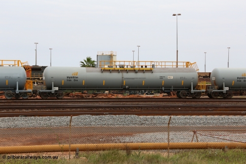 150523 8218
Nelson Point Yard, BHP Billiton diesel fuel tank waggon 0021, total capacity of 117 m3 for a nominal capacity of 113 m3 built in China by CNR - QRRS.
Keywords: CNR-QRRS-China;BHP-tank-waggon;