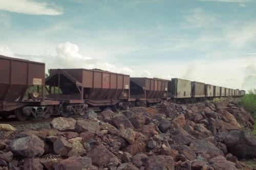 218-14
De Grey River, a loaded GML train with Gunderson USA (smooth) and Portec USA (ribbed) built waggon behind the C36-7M loco. The waggons are ex-Phelps Dodge Copper Mine. Then the original AE Goodwin designed and Tomlinson Steel Perth and Scotts of Ipswich built waggons.
