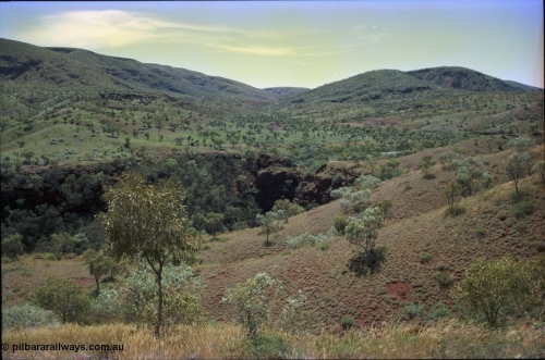219-17
Munjina Gorge, looking east from vantage point.

