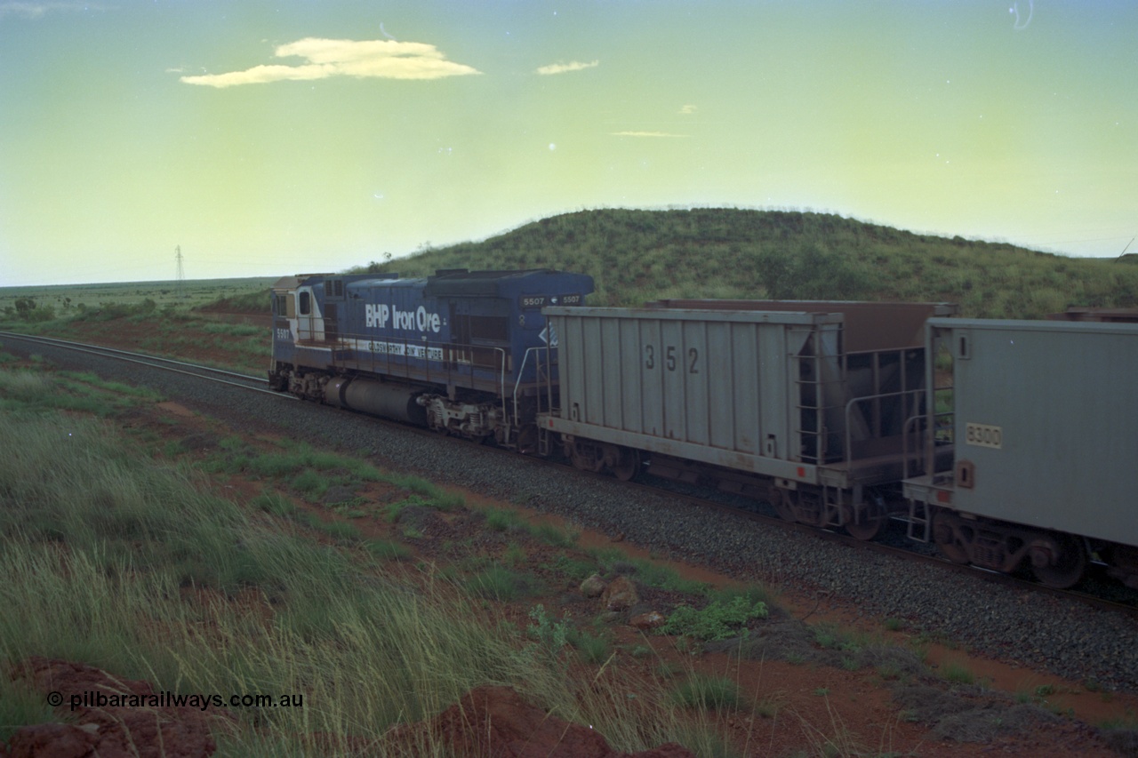 220-17
Just west of the 104.6 km crossing on the Yarrie line, BHP Iron Ore Goninan rebuilt ALCo C636 5431 into a C36-7M unit 5507 serial number 4839-03 / 87-072 seen here leading its loaded train through the curves.
Keywords: 5507;Goninan;GE;C36-7M;4839-03/87-072;rebuild;AE-Goodwin;ALCo;C636;5461;G6035-2;