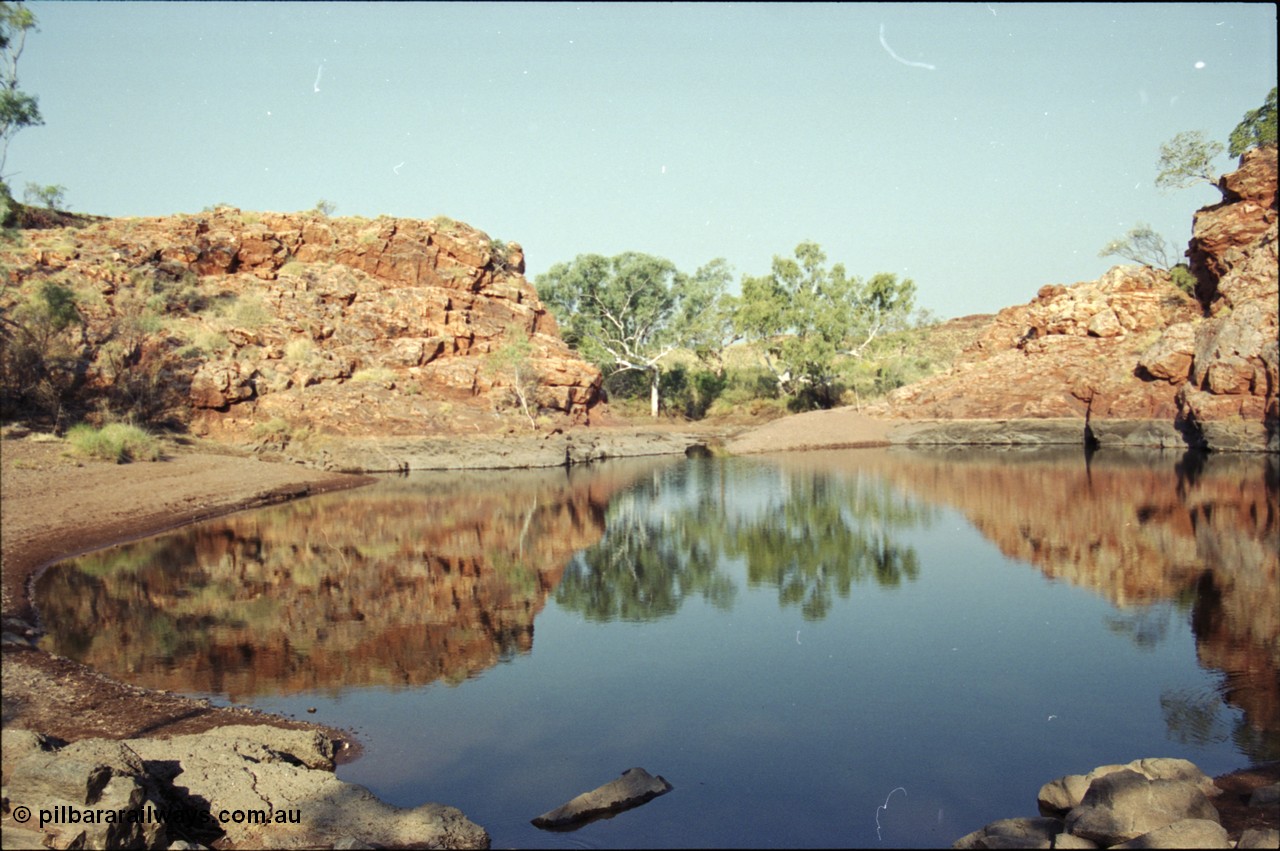 222-07
Green Tank Pool, Pilbara, Western Australia. Geo [url=https://goo.gl/maps/FSyxhXa8y2R2]Data[/url].

